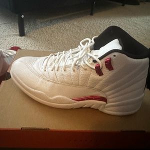 Selling air Jordan 12